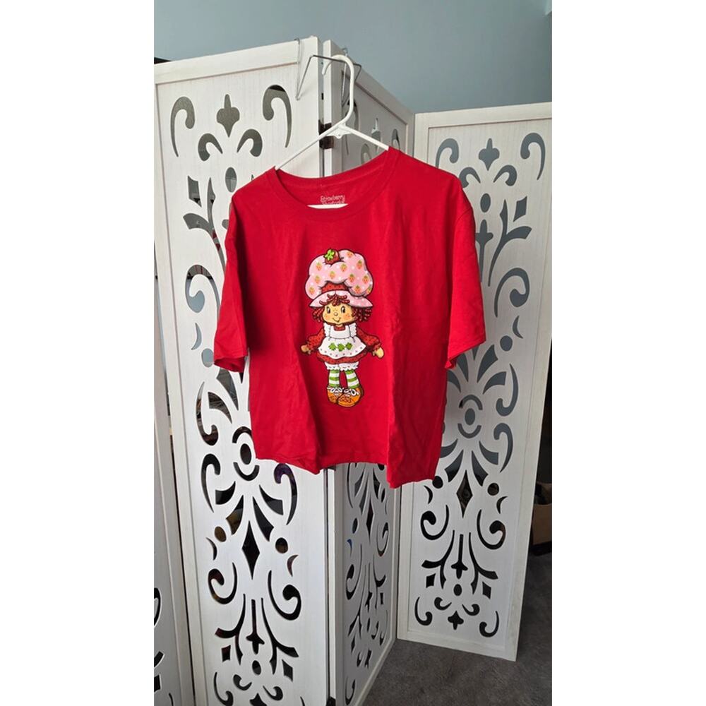 Strawberry Shortcake Graphic Tee Red Womens M Oversized Cartoon Shirt nwot